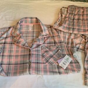 Ladies 2X PJs—-extra warm, soft and comfy perfect for winter nights.